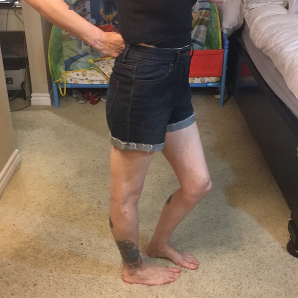 Like new BDG High Waisted jean Shorts - Picture 3 of 8